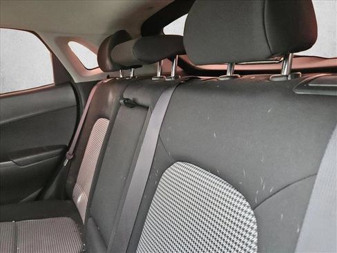 Used 2021 Hyundai Kona SE image 20