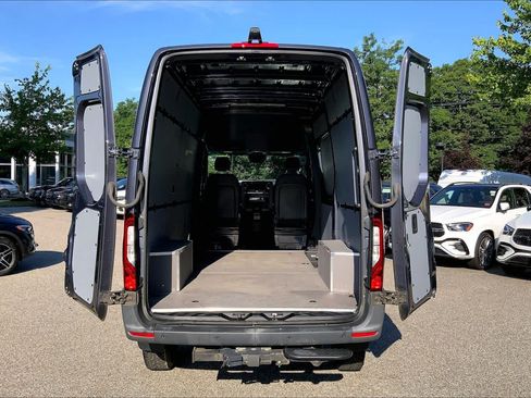 Used 2024 Mercedes-Benz Sprinter 2500 image 35