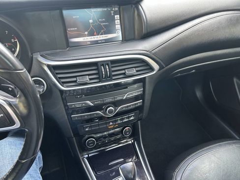 Used 2017 INFINITI QX30 Premium w/ Navigation Package image 21