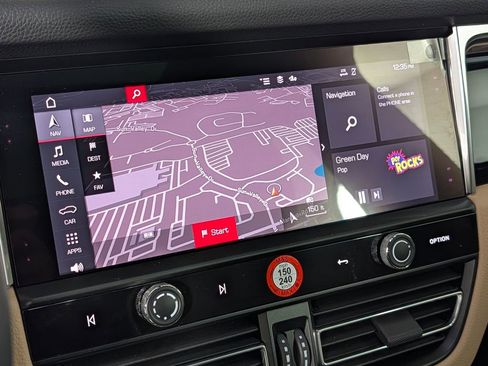 Certified 2025 Porsche Macan S image 33