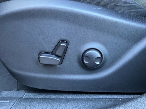 Certified 2023 Jeep Cherokee Altitude Lux image 30