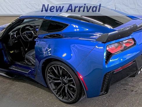 Used 2016 Chevrolet Corvette Z06 w/ 3LZ Preferred Equipment Group RWD image 3