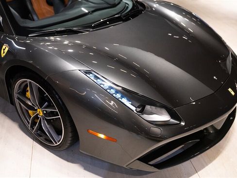 Used 2018 Ferrari 488 Spider RWD image 9