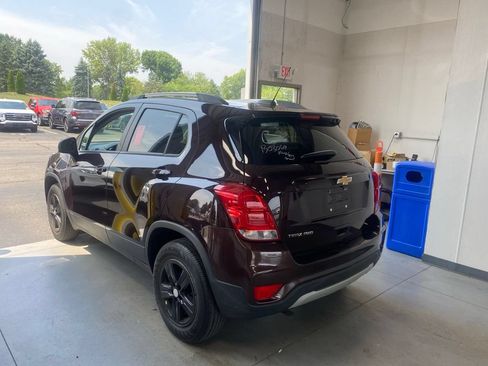 Used 2022 Chevrolet Trax LT AWD/4WD image 3