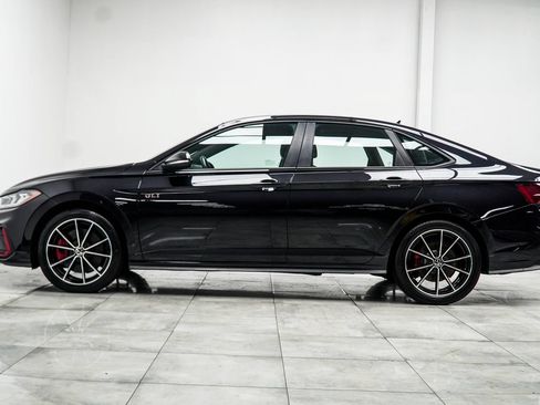 Used 2025 Volkswagen Jetta GLI Autobahn FWD image 9