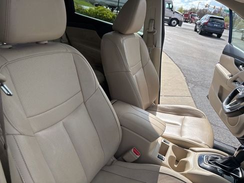 Used 2019 Nissan Rogue SL w/ Premium Package image 33