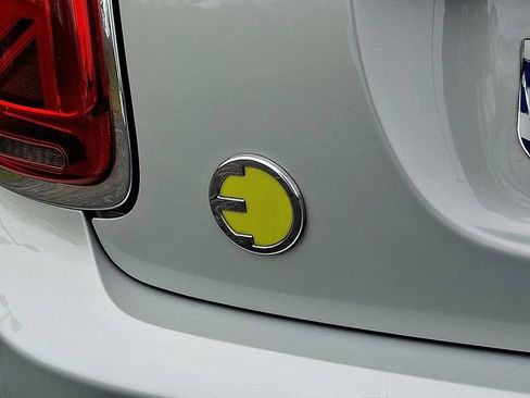 Used 2021 MINI Cooper SE w/ 8.8" Touchscreen Nav Package image 32