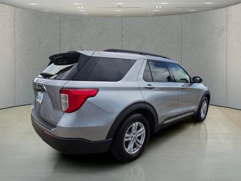 Used 2021 Ford Explorer XLT RWD image 5