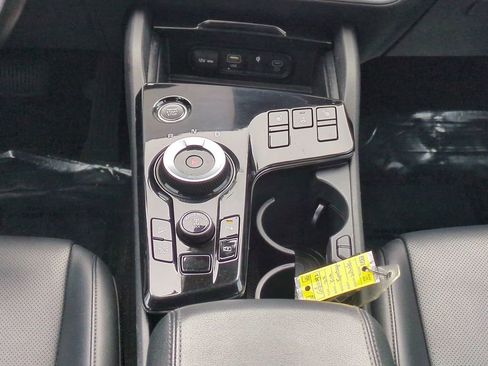 Used 2023 Kia Sportage EX image 18