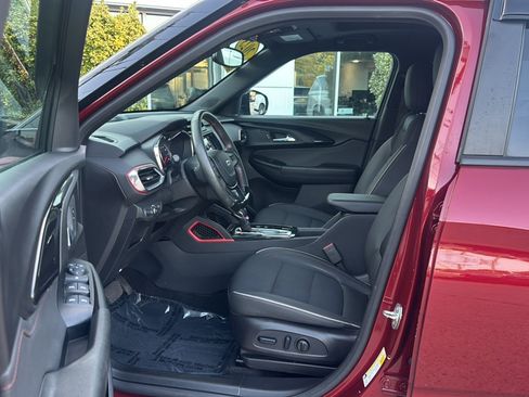 Used 2023 Chevrolet TrailBlazer RS w/ Sun and Liftgate Package AWD/4WD image 12