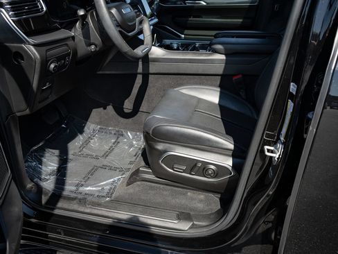 Used 2022 Jeep Wagoneer Series II RWD image 18