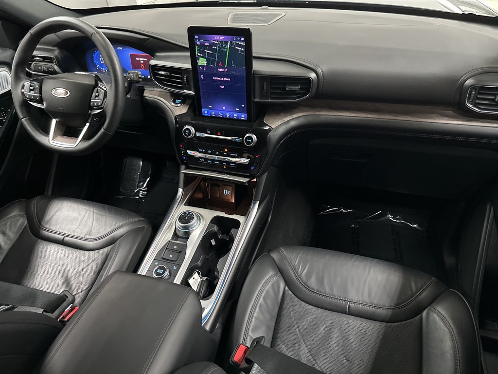 Used 2024 Ford Explorer Platinum w/ Technology Package AWD/4WD image 11