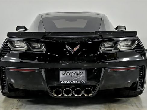 Used 2018 Chevrolet Corvette Z06 RWD image 11