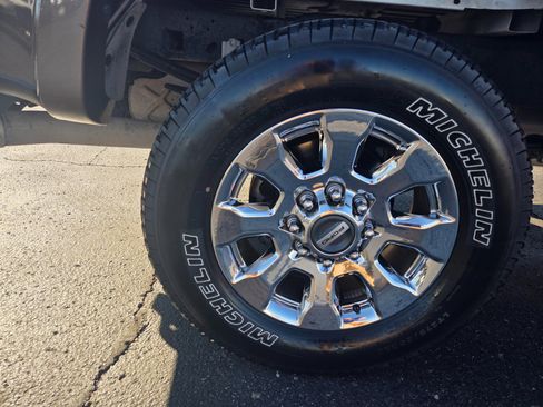 Used 2019 Ford F250 Lariat w/ Chrome Package image 20