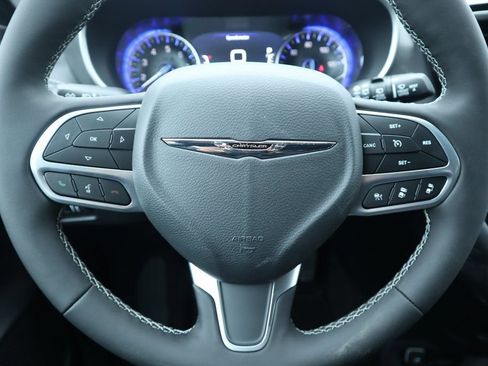 New 2026 Chrysler Pacifica Select AWD/4WD image 3