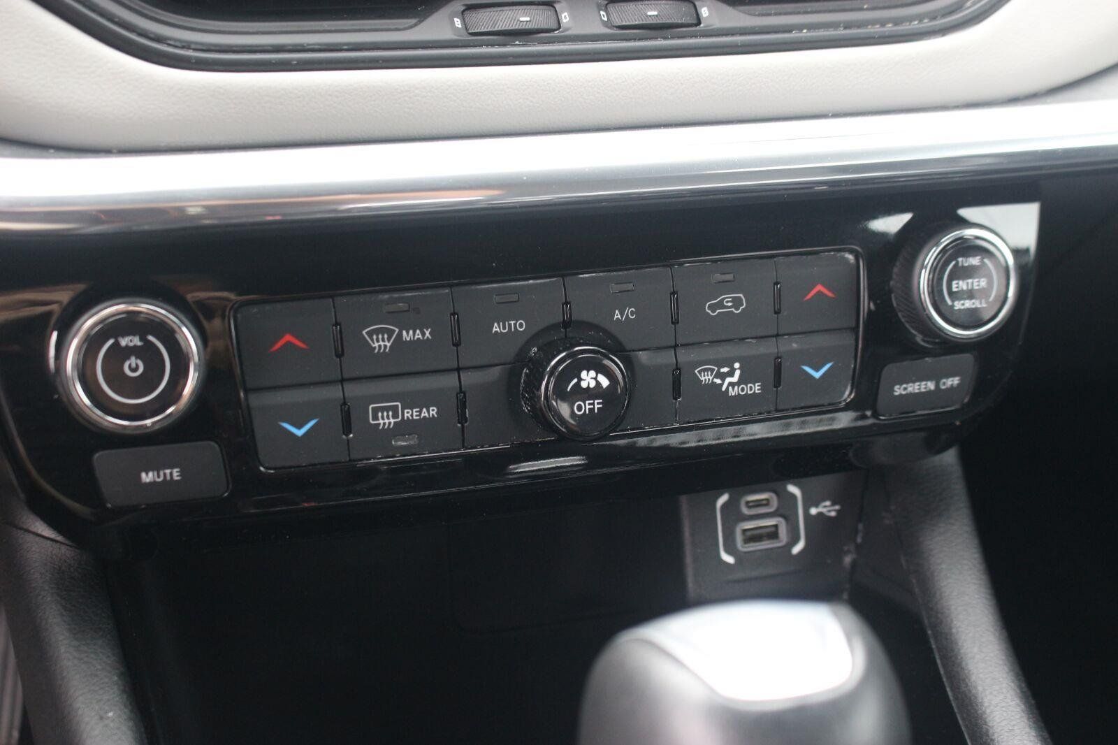 Used 2023 Jeep Compass Limited AWD/4WD image 24