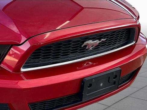 Used 2013 Ford Mustang Coupe RWD image 26