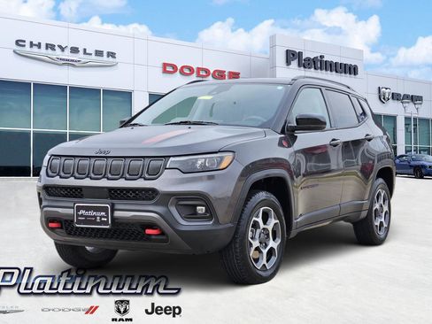 Used 2022 Jeep Compass Trailhawk w/ Trailhawk Elite Group image 2
