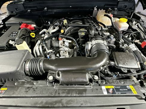 Used 2022 Jeep Wrangler Sport S image 38