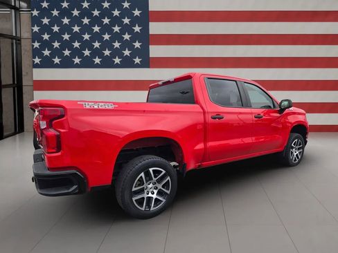 Used 2019 Chevrolet Silverado 1500 Custom Trail Boss w/ Custom Convenience Package AWD/4WD image 3