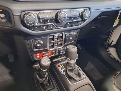 New 2025 Jeep Wrangler Unlimited Rubicon 392 image 19