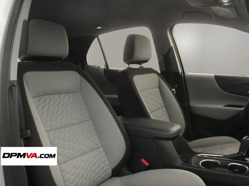 Used 2018 Chevrolet Equinox LS FWD image 28
