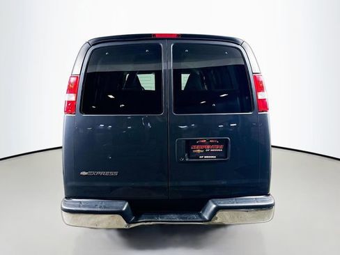 Used 2017 Chevrolet Express 2500 LT w/ LT Preferred Equipment Group image 7