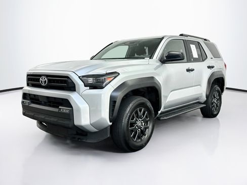 Used 2025 Toyota 4Runner SR5 AWD/4WD image 3