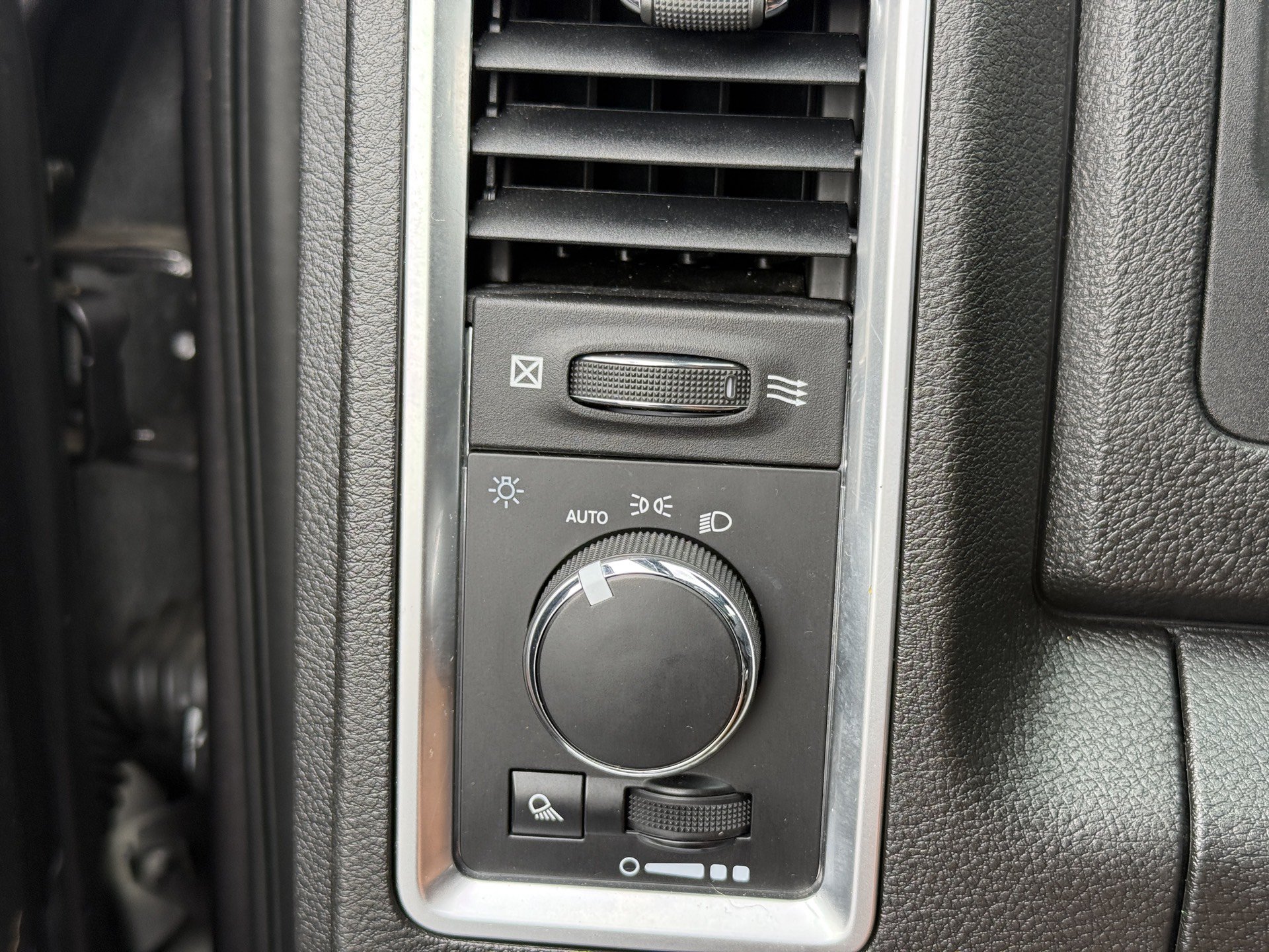 Used 2021 RAM 1500 Warlock AWD/4WD image 33