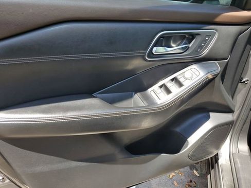 Used 2021 Nissan Rogue Platinum AWD/4WD image 17