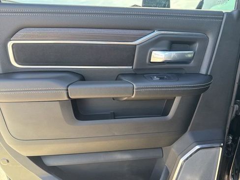 New 2026 RAM 2500 Laramie AWD/4WD image 18