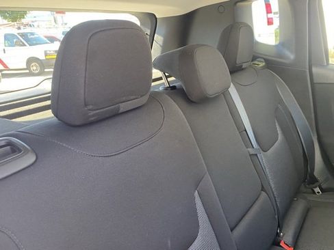 Used 2021 Jeep Renegade Latitude w/ Convenience Group image 32