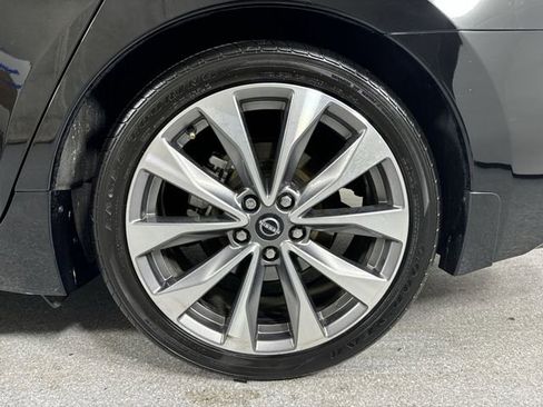 Used 2023 Nissan Maxima Platinum w/ Sport Mat Group image 6