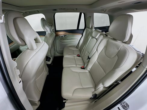 Used 2022 Volvo XC90 T6 Momentum w/ Advanced Package AWD/4WD image 29