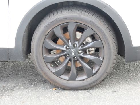 Used 2020 Kia Sorento EX image 11