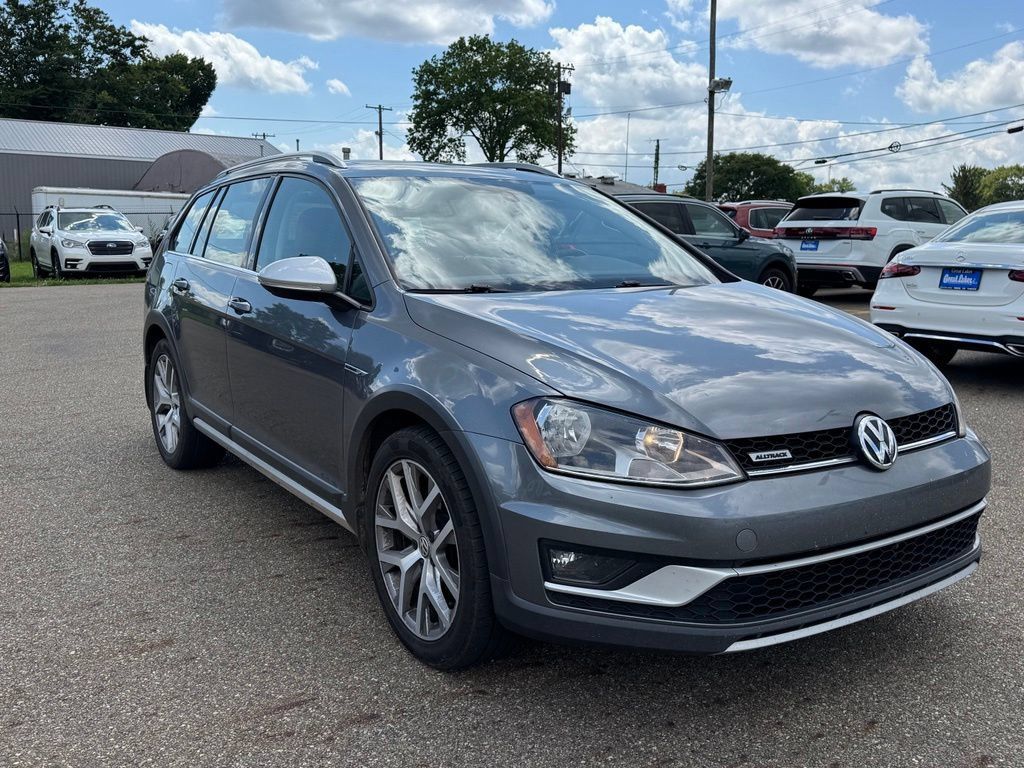Used 2017 Volkswagen Golf Alltrack SEL AWD/4WD image 4