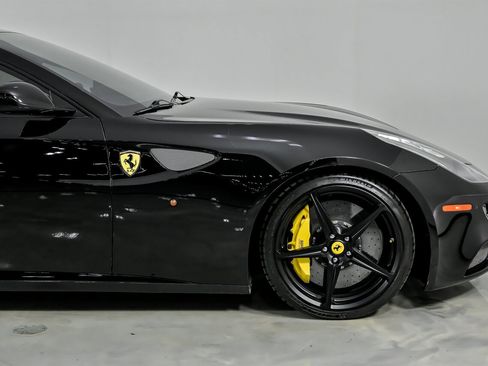 Used 2012 Ferrari FF image 15