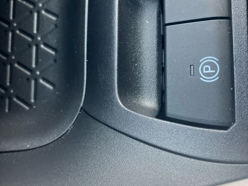 Certified 2025 Toyota RAV4 LE FWD image 29