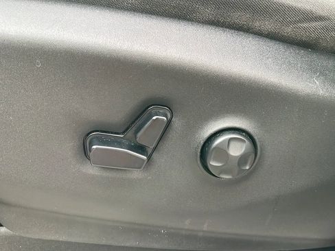 Used 2019 Chrysler Pacifica Touring Plus w/ Tire & Wheel Group image 20