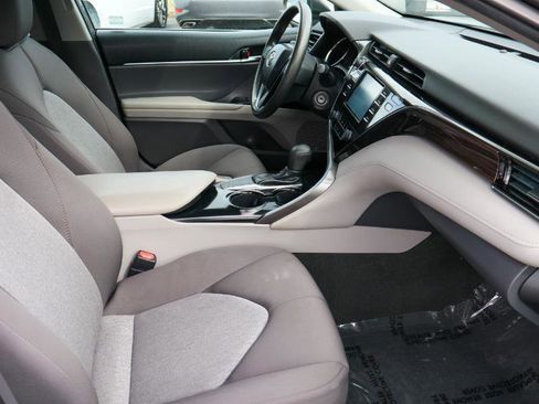 Used 2019 Toyota Camry LE image 12