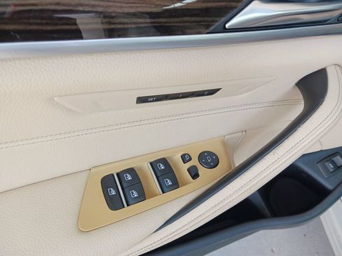 Used 2019 BMW 530i w/ Convenience Package RWD image 30