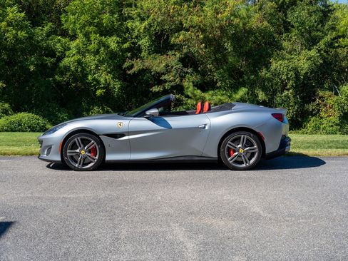 Certified 2019 Ferrari Portofino image 4