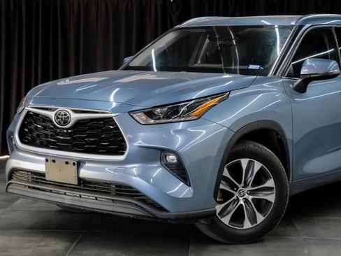 Used 2021 Toyota Highlander XLE FWD image 6