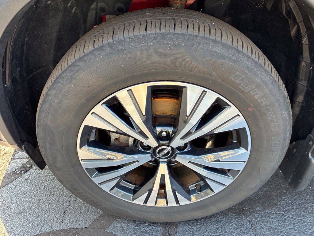 Used 2023 Nissan Rogue SV AWD/4WD image 12