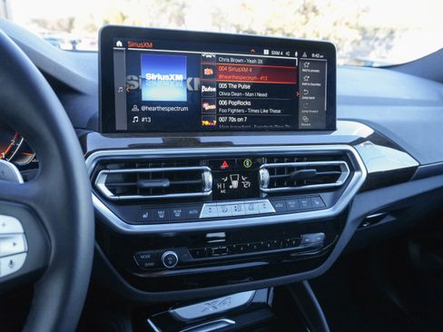 Used 2025 BMW X4 xDrive30i image 22