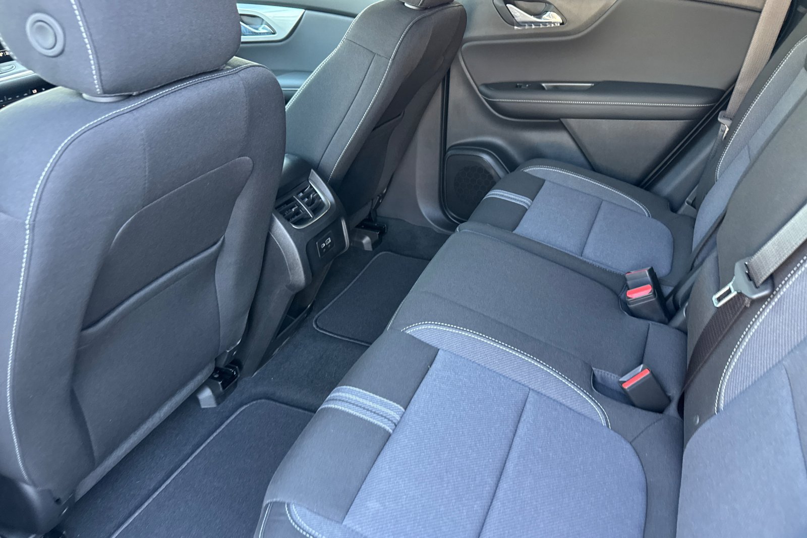 New 2026 Chevrolet Blazer LT w/ Convenience Package FWD image 11