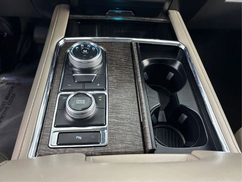 Used 2019 Ford Expedition Limited w/ Equipment Group 301A image 22