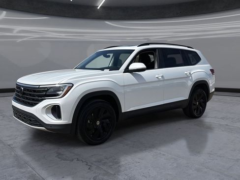 New 2026 Volkswagen Atlas SE FWD image 3