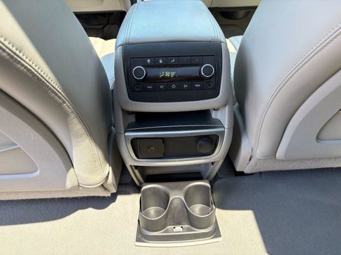 Used 2008 GMC Acadia SLT FWD image 22