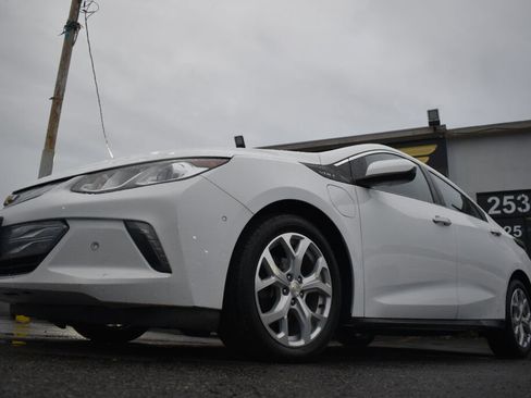 Used 2017 Chevrolet Volt Premier w/ Driver Confidence II Package image 8